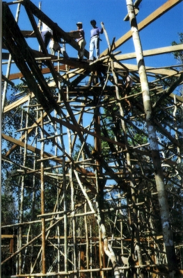 Construção da igreja do mapiá - 1986