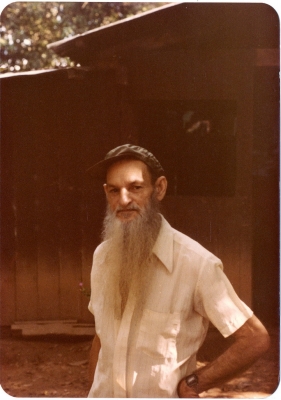 Padrinho Sebastião na casa de feitio - 1983