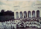 Padrinho Sebastião e grupo em frente a Igreja Cinco Mil - 1980